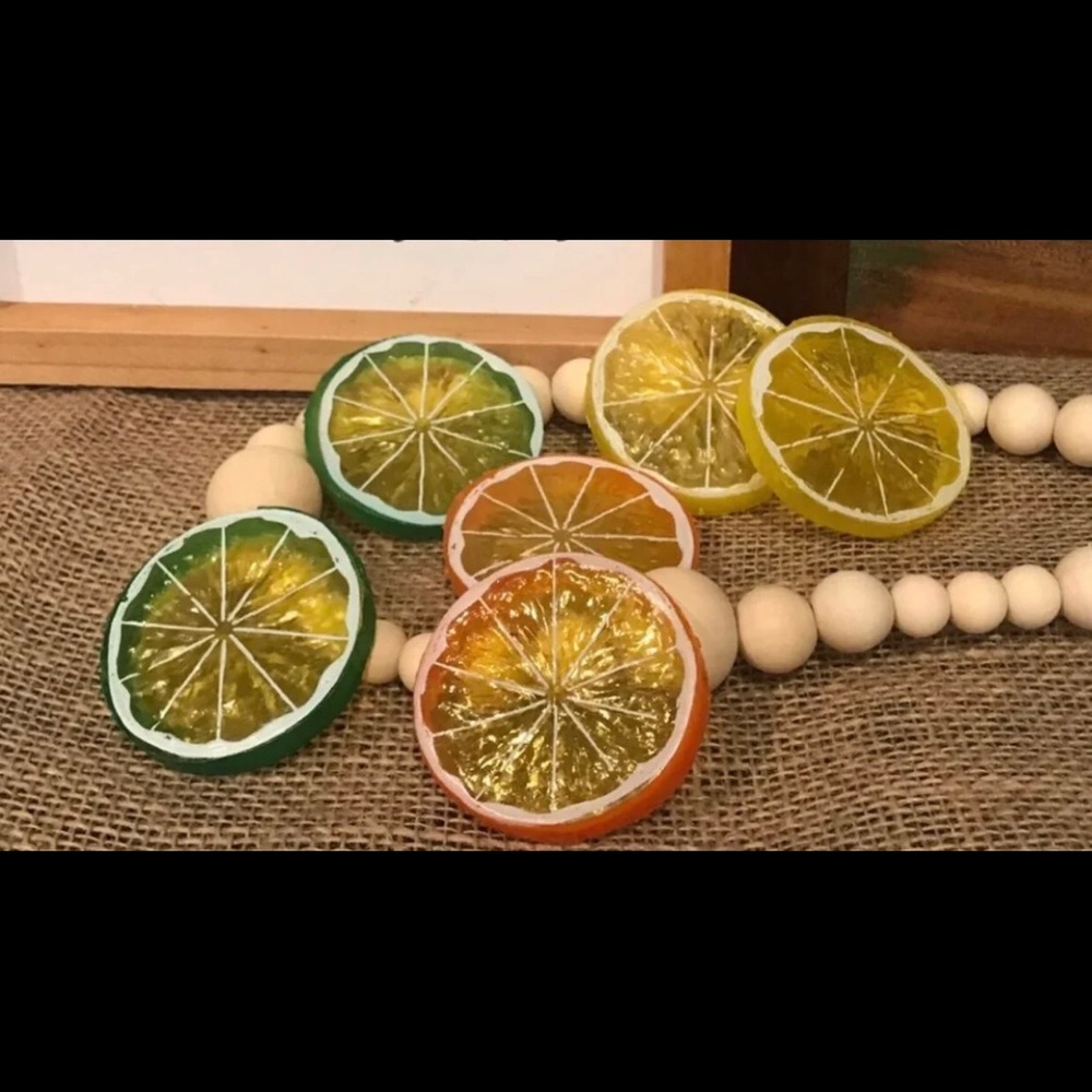 Faux fruit slices